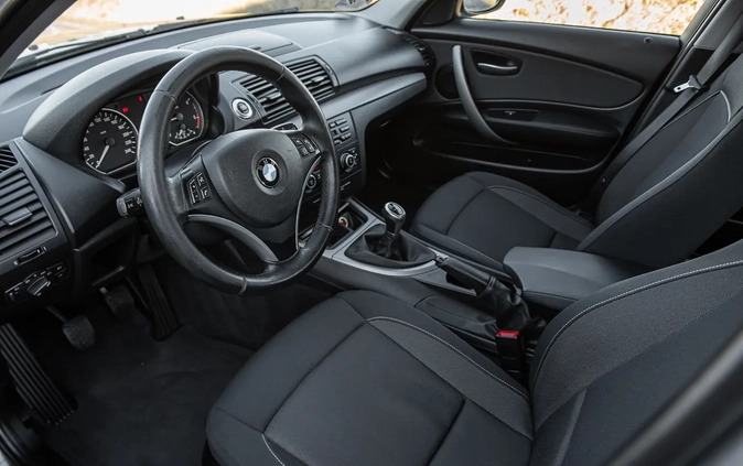 BMW Seria 1 cena 19900 przebieg: 288000, rok produkcji 2010 z Radom małe 92
